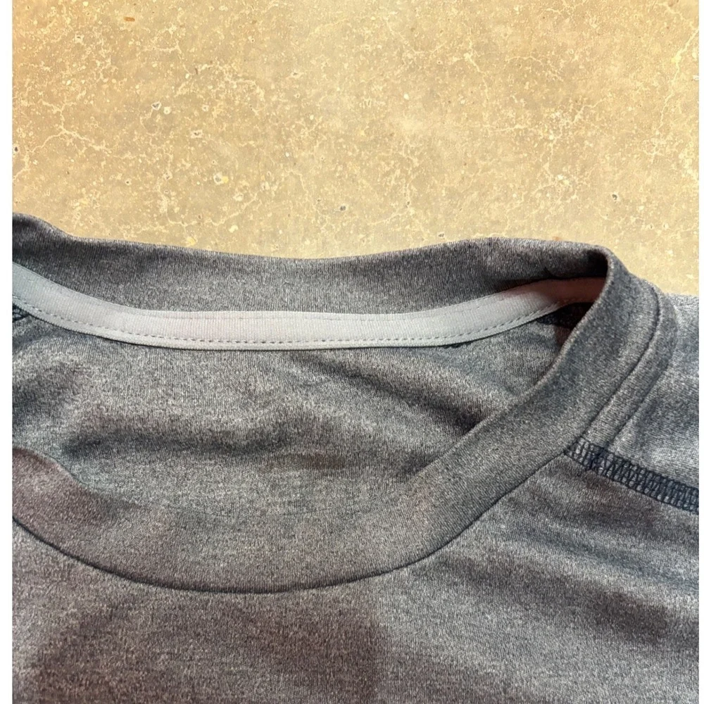 Nike Dri-FIT Mens Gray Heather Short Sleeve Training T-Shirt Blue Swoosh Logo